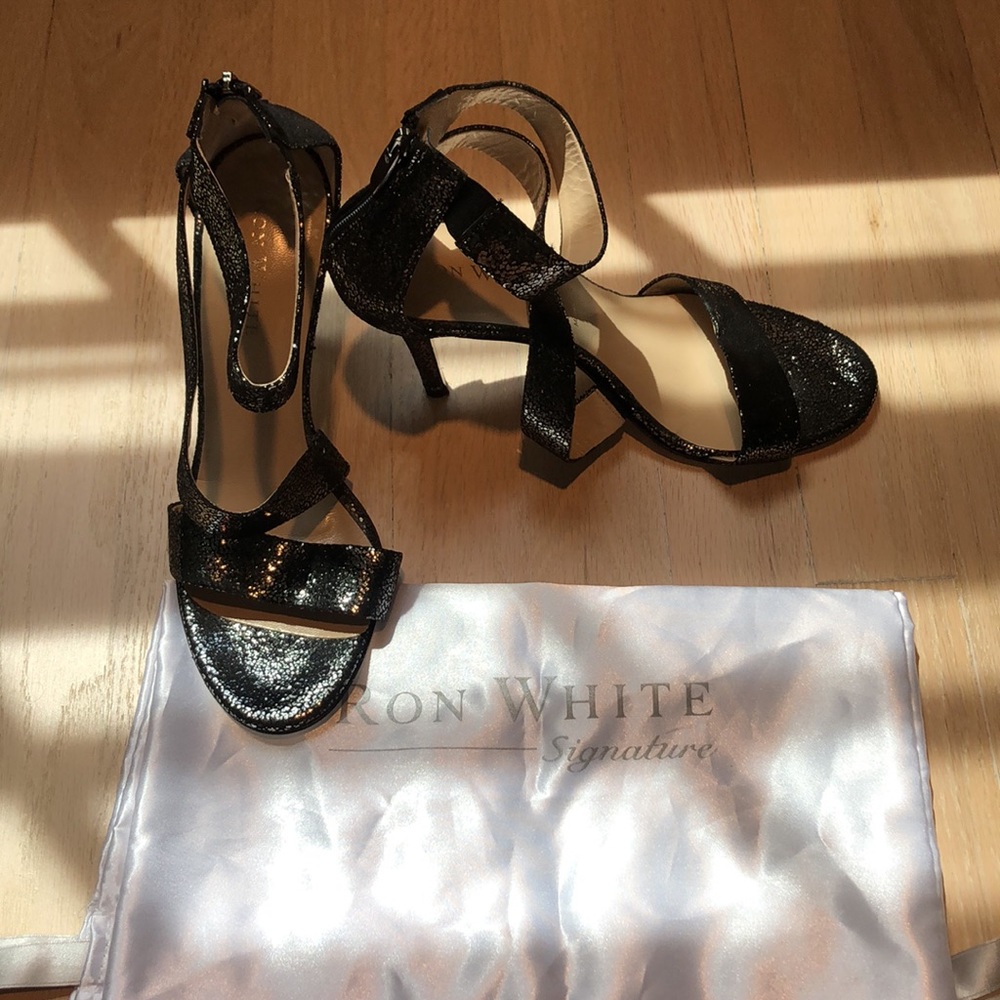 NWOT Ron White silver sparkly straps heels